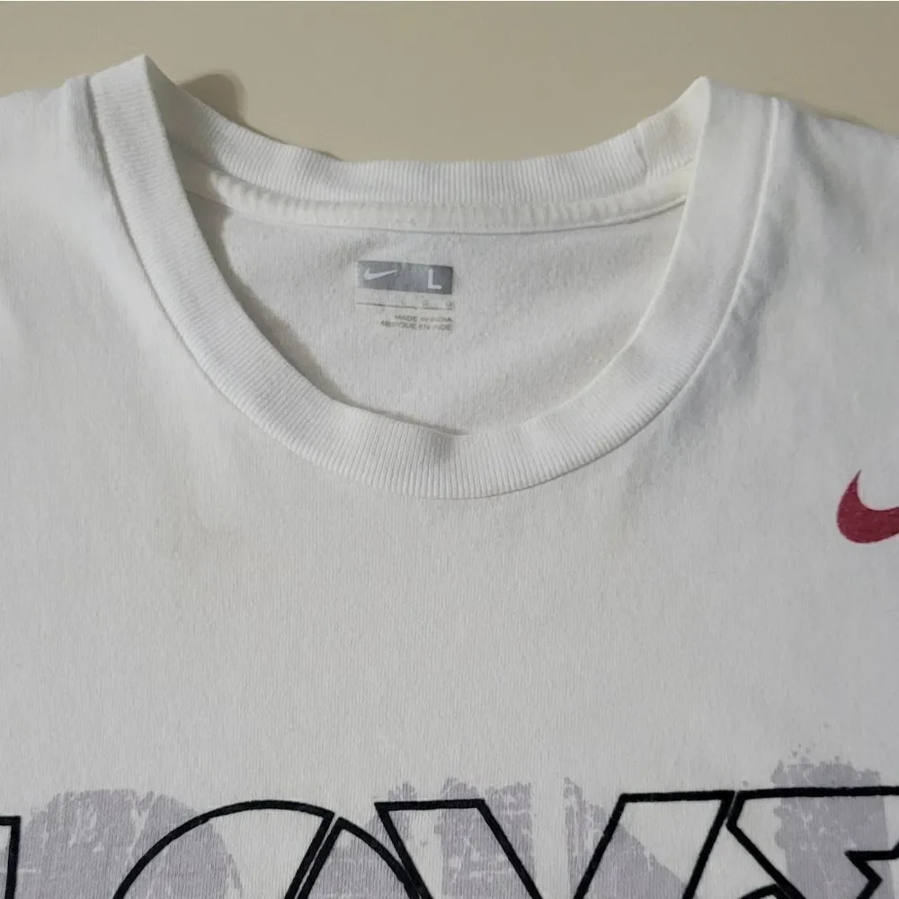 Nike Men's White Crewneck LOVE Net Short Sleeve Tee